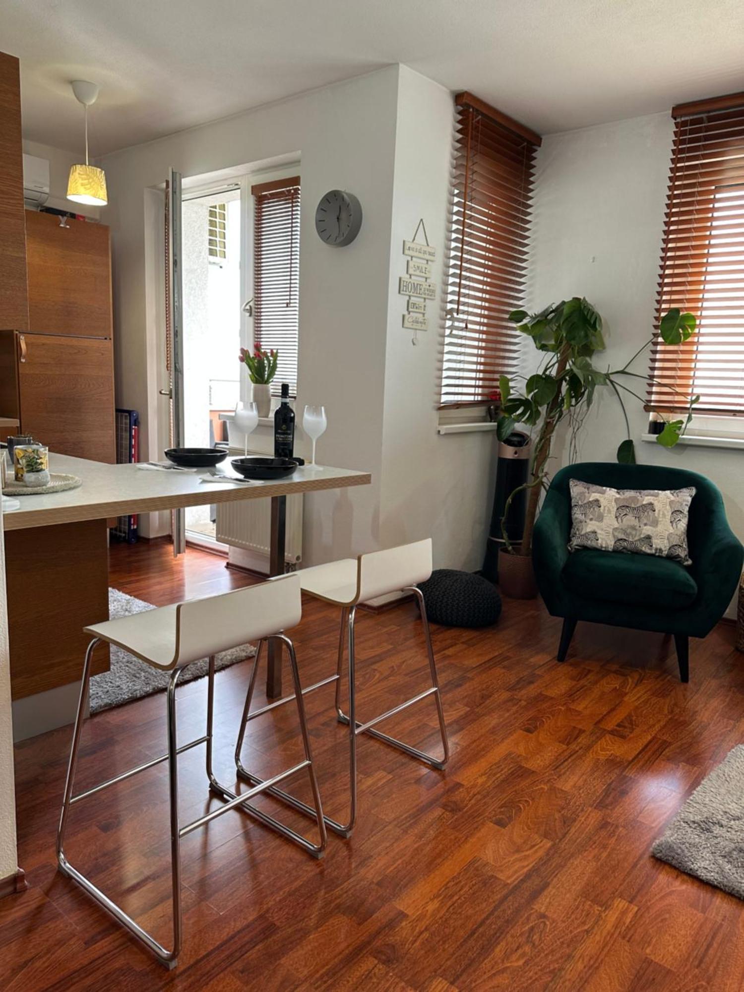 Cozy Apartment With Nice Balcony Seating, 9Th Floor, Parking Bratislava Luaran gambar